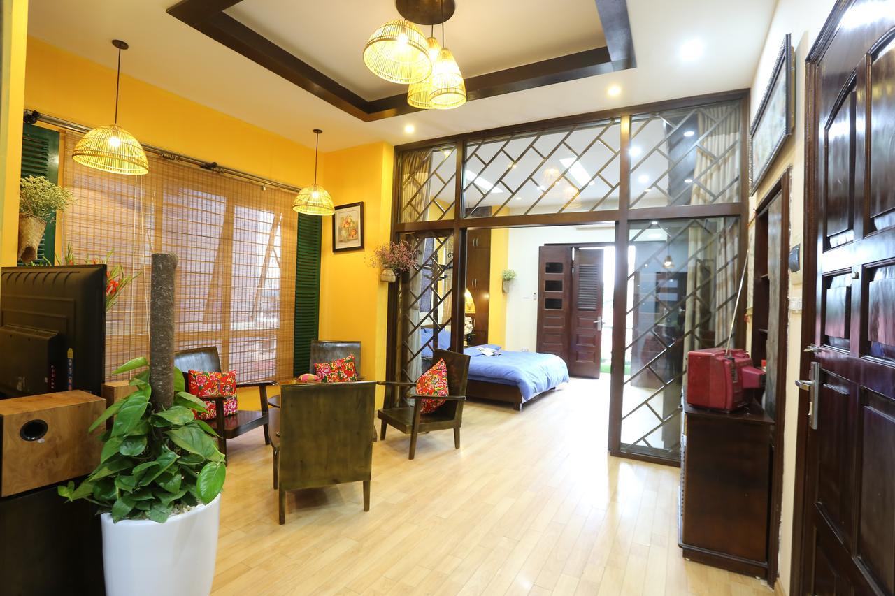 Tuti Lakeside Homestay Hanoi Esterno foto