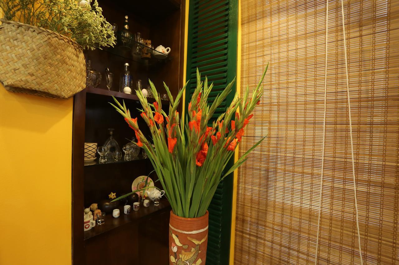 Tuti Lakeside Homestay Hanoi Esterno foto