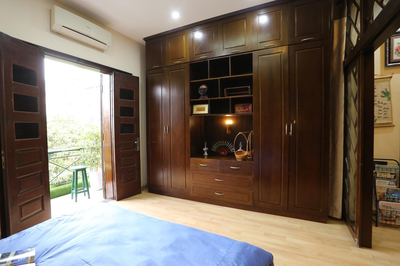 Tuti Lakeside Homestay Hanoi Esterno foto